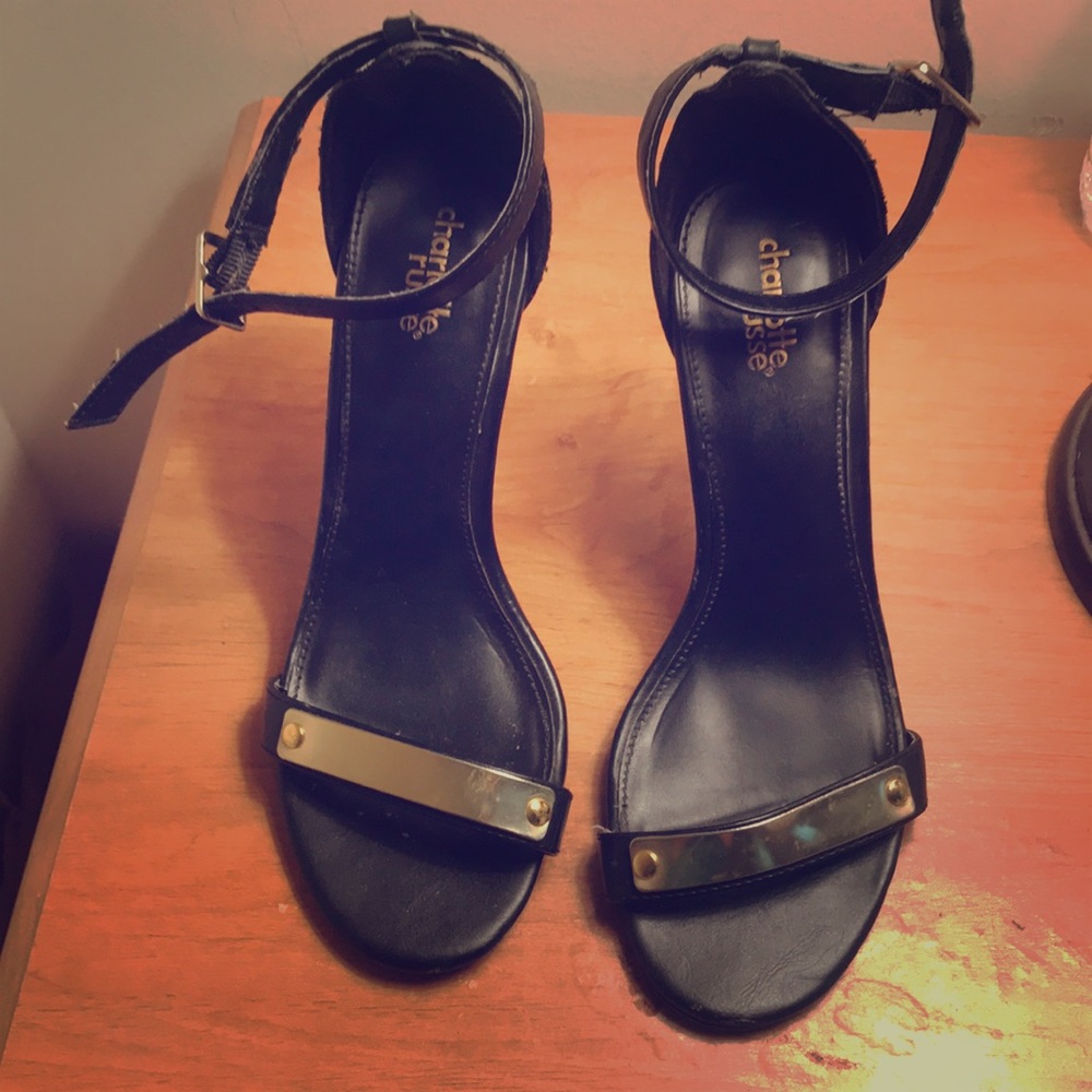 Black high heel with gold